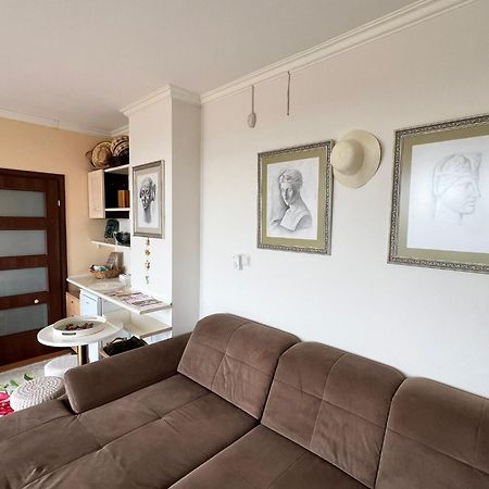 Downtown Central Apartment With Working Kitchen, City Views & Free Parking Kazanlŭk Esterno foto