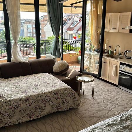 Downtown Central Apartment With Working Kitchen, City Views & Free Parking Kazanlŭk Esterno foto