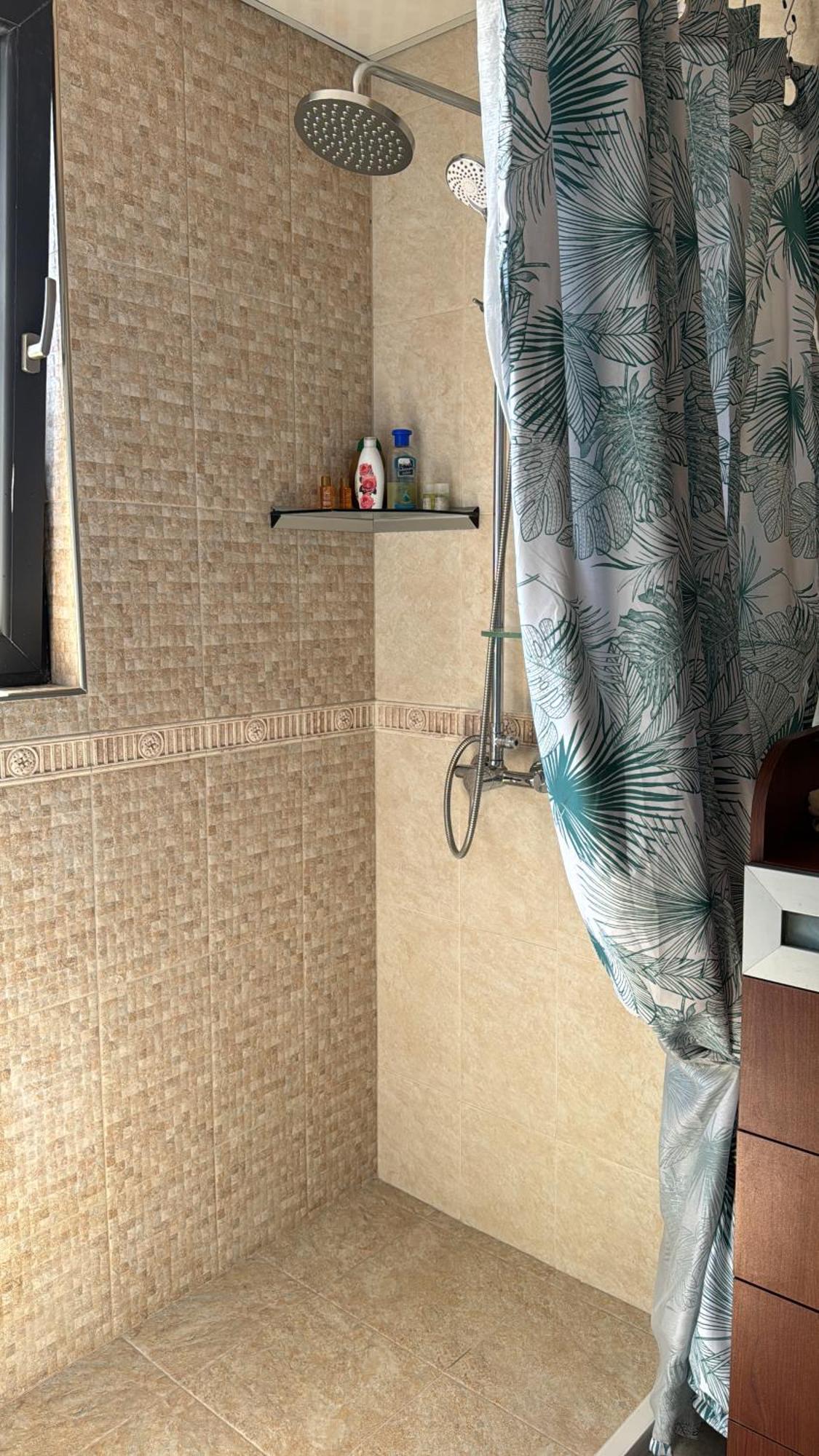 Downtown Central Apartment With Working Kitchen, City Views & Free Parking Kazanlŭk Esterno foto