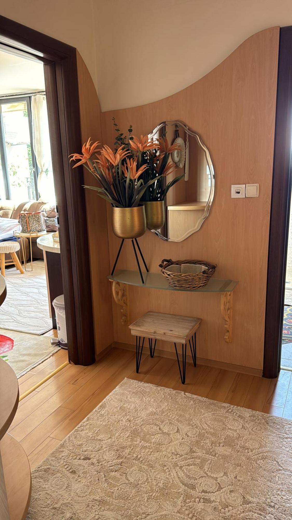 Downtown Central Apartment With Working Kitchen, City Views & Free Parking Kazanlŭk Esterno foto