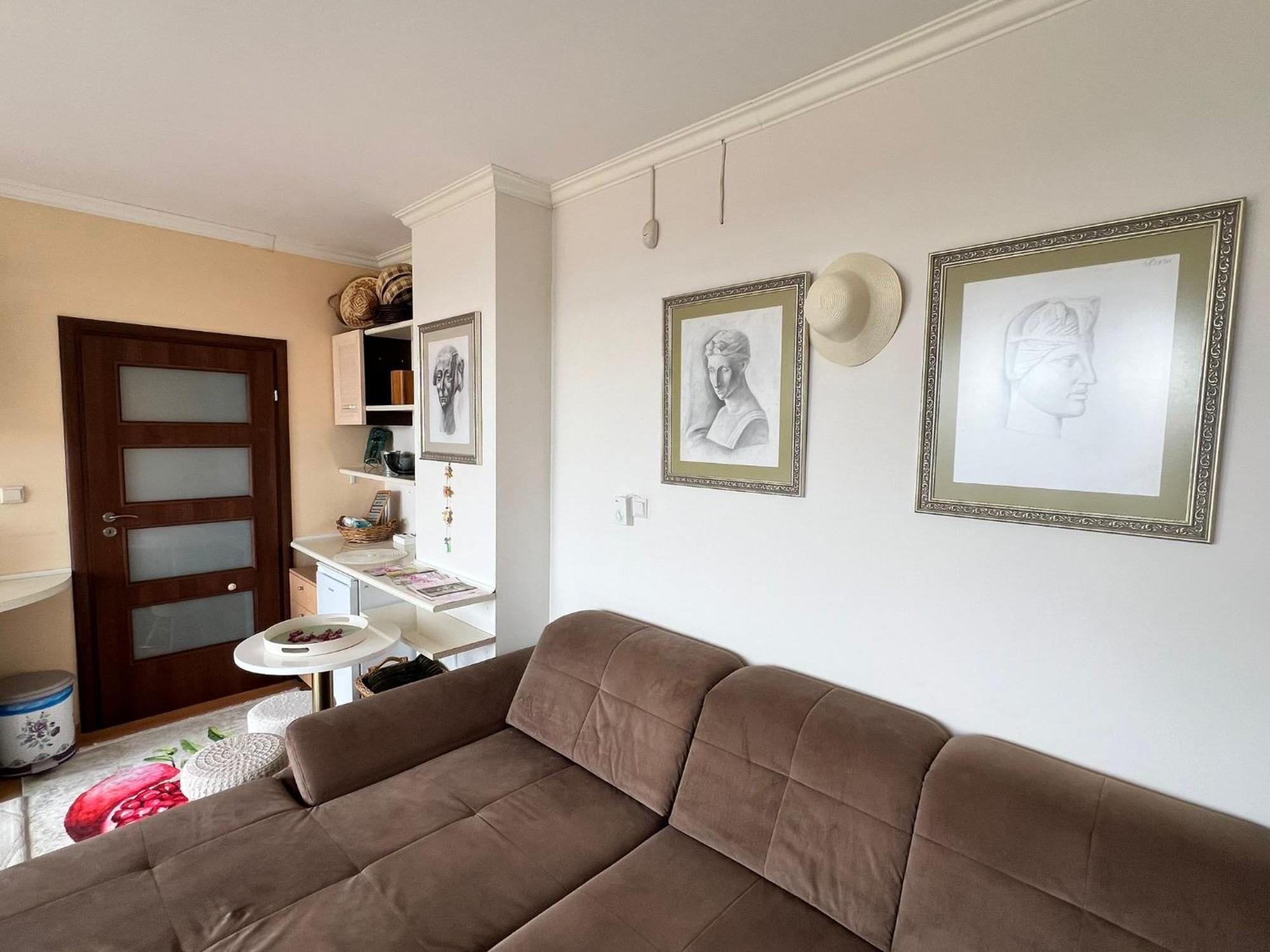 Downtown Central Apartment With Working Kitchen, City Views & Free Parking Kazanlŭk Esterno foto