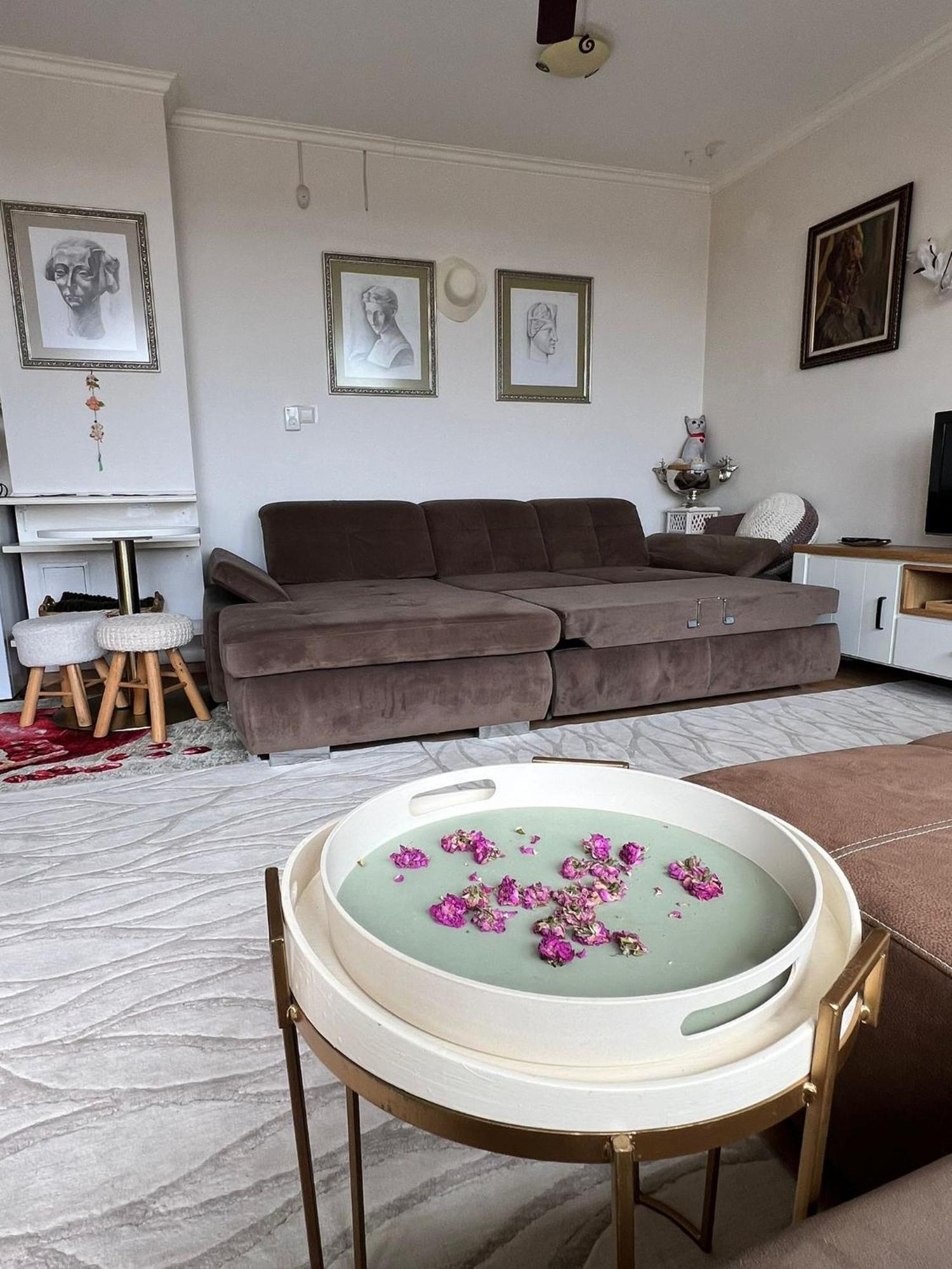 Downtown Central Apartment With Working Kitchen, City Views & Free Parking Kazanlŭk Esterno foto