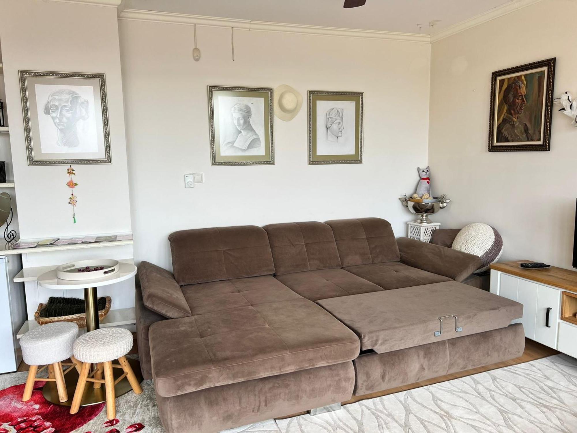 Downtown Central Apartment With Working Kitchen, City Views & Free Parking Kazanlŭk Esterno foto
