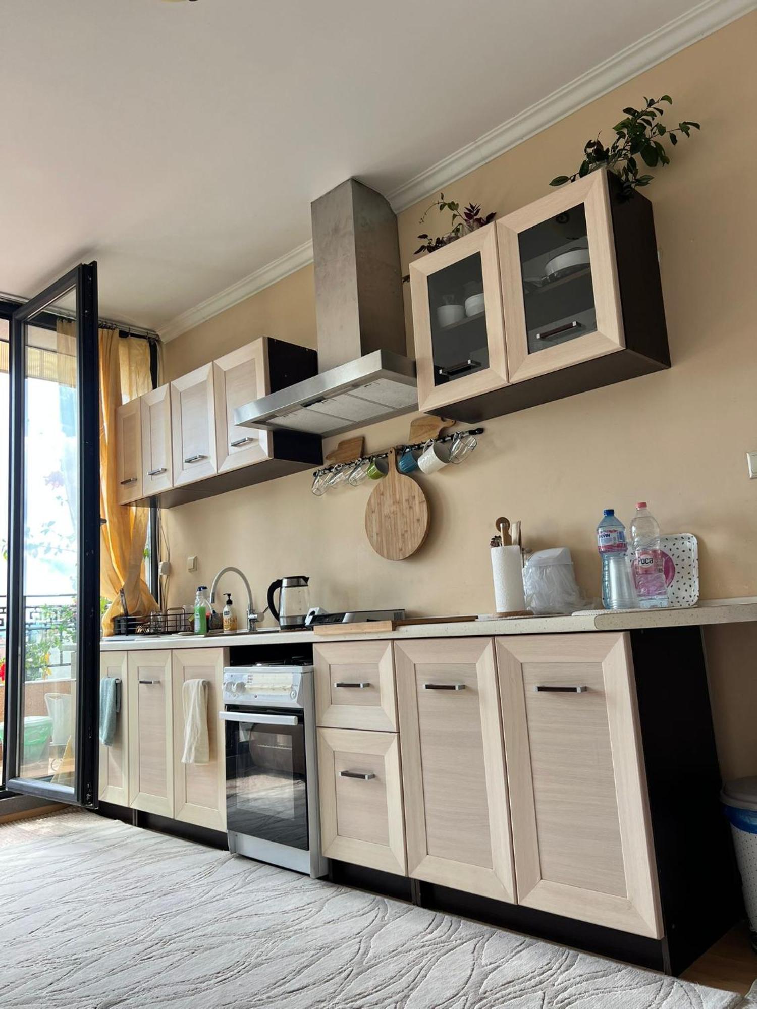 Downtown Central Apartment With Working Kitchen, City Views & Free Parking Kazanlŭk Esterno foto