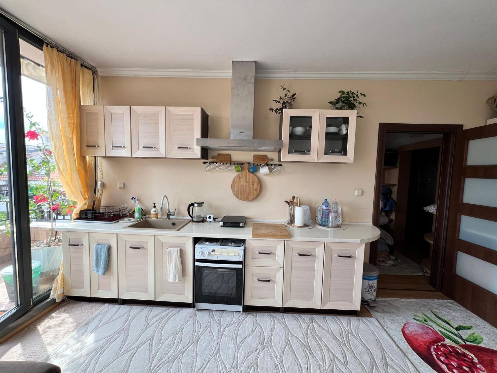 Downtown Central Apartment With Working Kitchen, City Views & Free Parking Kazanlŭk Esterno foto